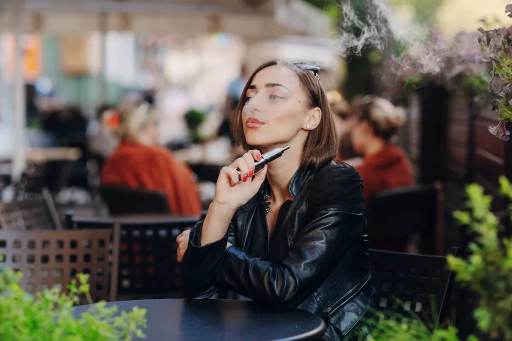 How Does the Design of Disposable Vapes Cater to the Needs of Different Demographics